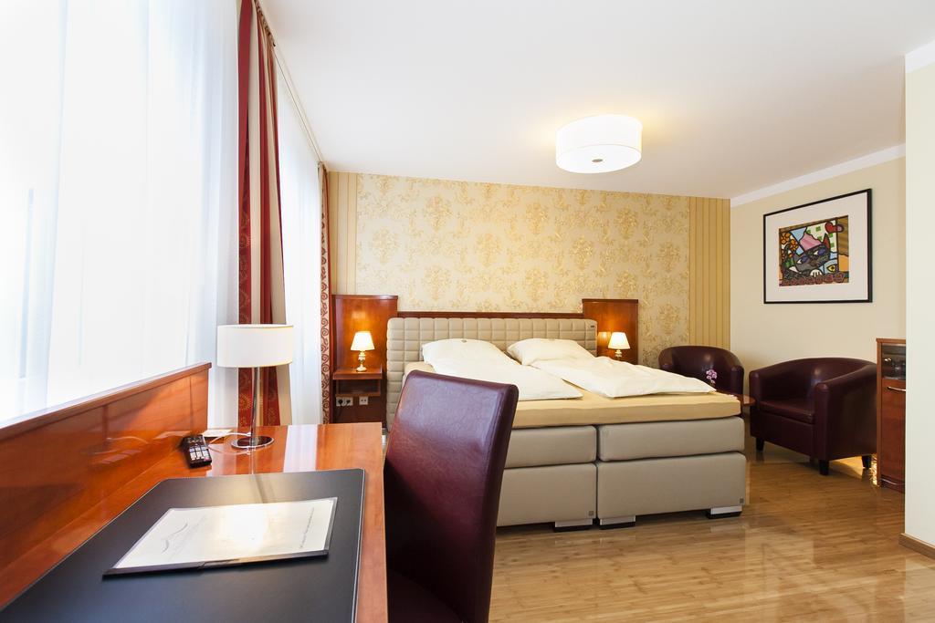 Am Berliner Platz Bed & Breakfast Langenfeld (North Rhine-Westphalia)